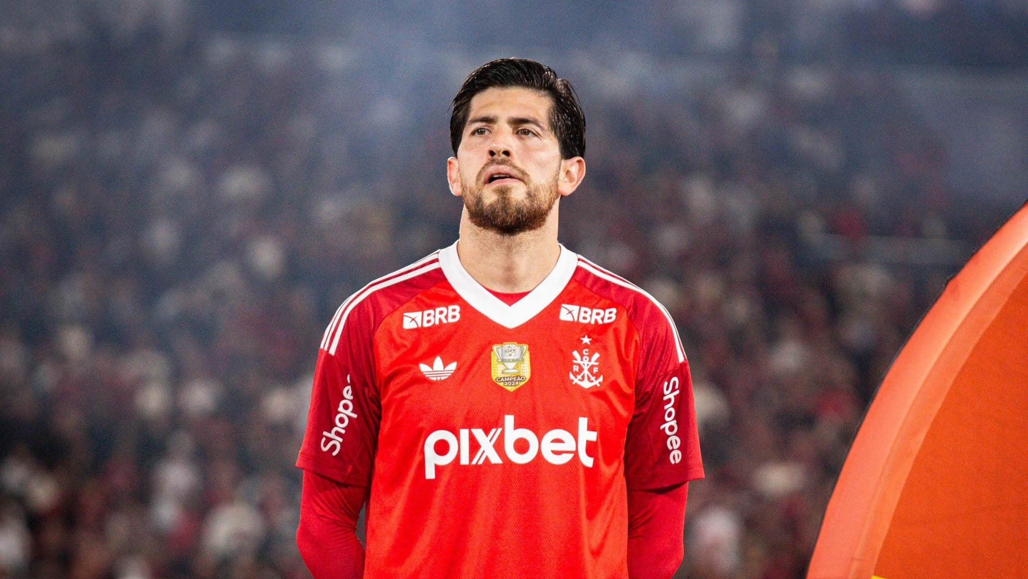 Agustín Rossi encaminha renovação com o Flamengo até 2029 e recebe reajuste salarial