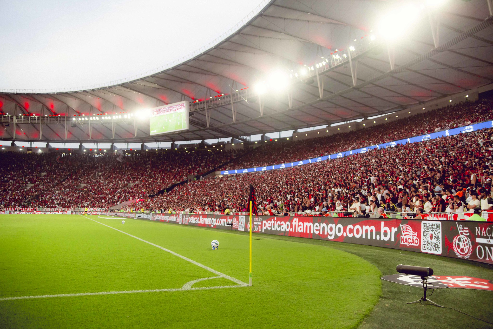 Botafogo x Flamengo: risco de público baixo e a pressão de uma escalação mais valorizada