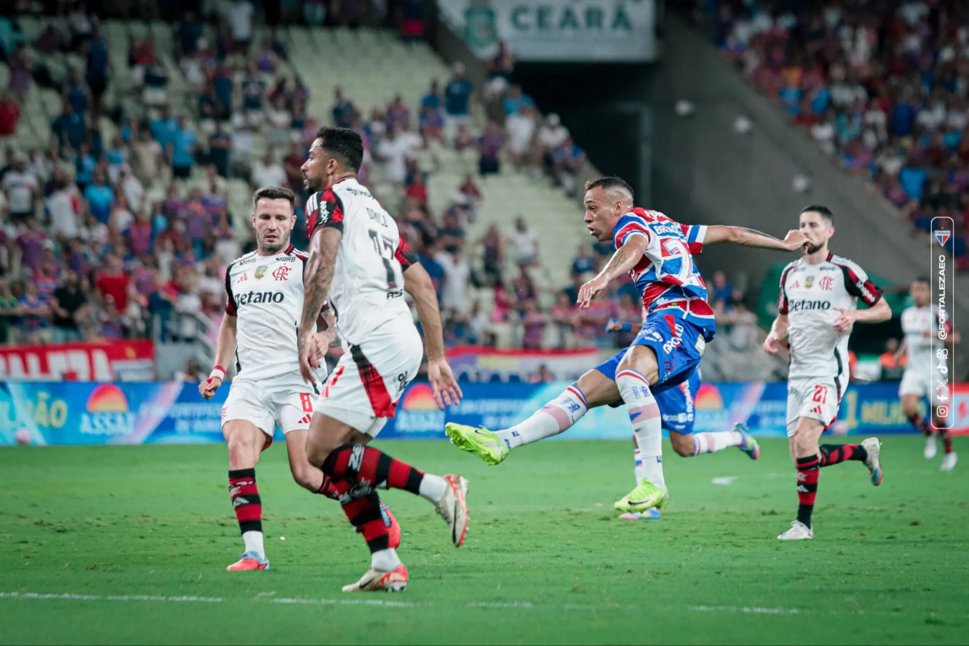 Brenno elogia o Flamengo após derrota no Castelão; Filipe Luís admite falhas antes da semifinal