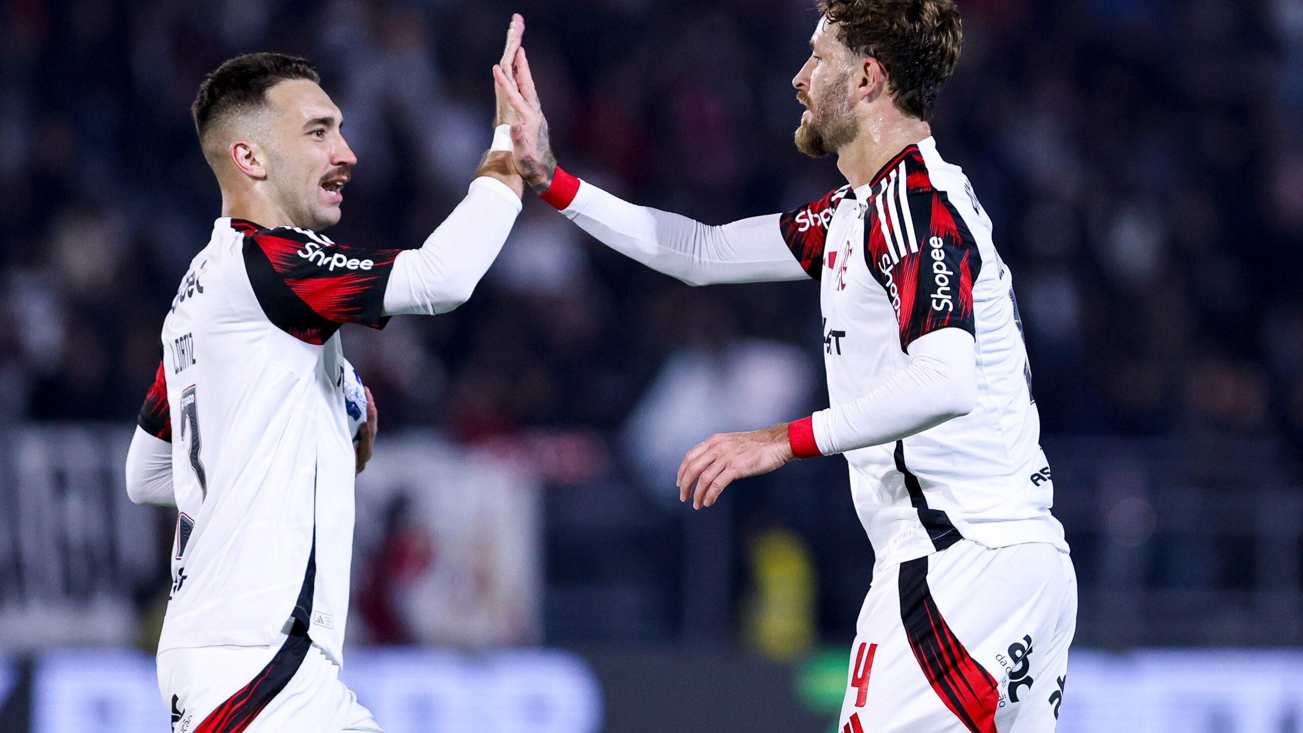 Flamengo mira zagueiro canhoto como primeiro reforço para 2026