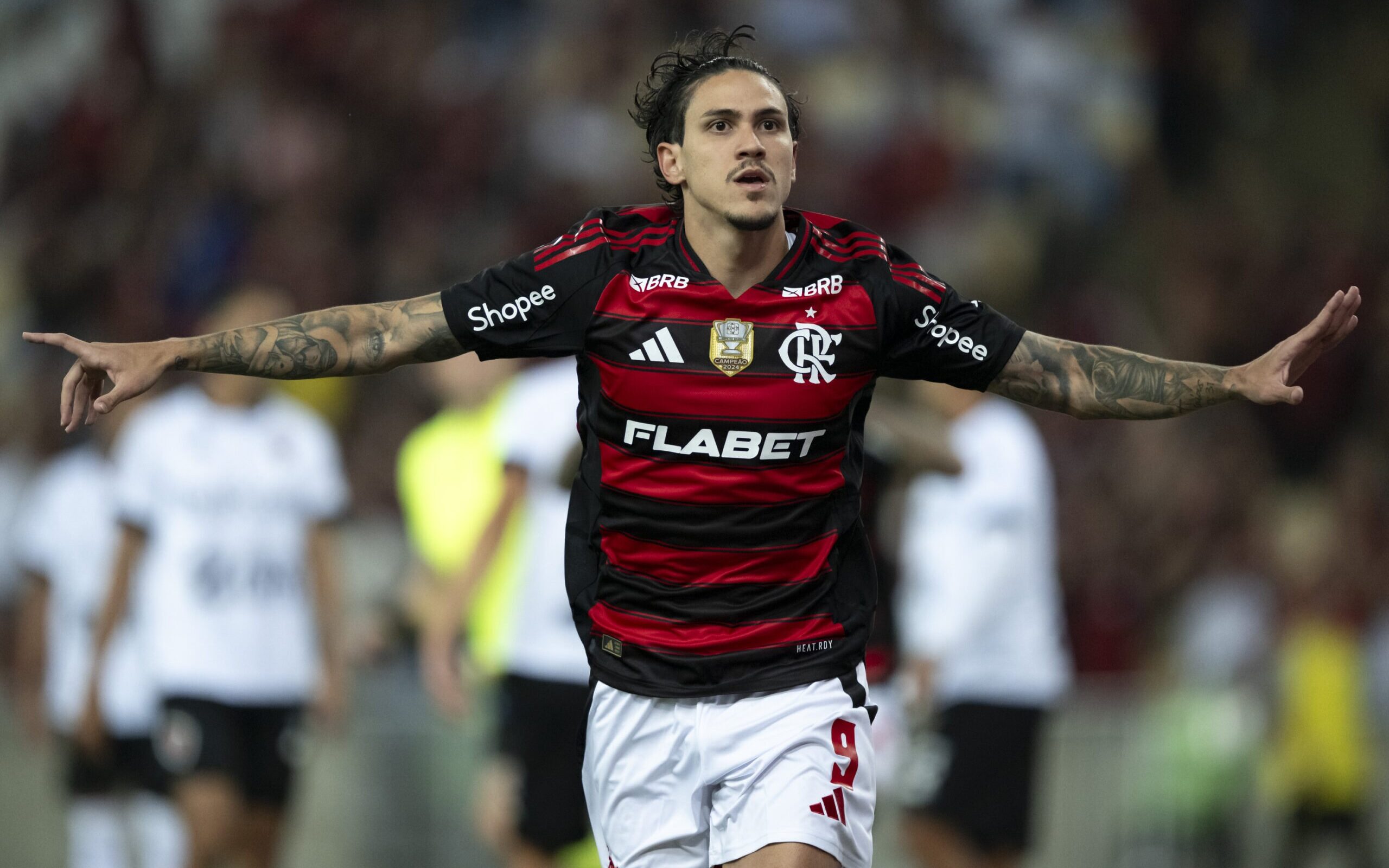 Flamengo x Botafogo: goleada rubro‑negra com show de Arrascaeta, Pedro e Plata e polêmica do pênalti não marcado