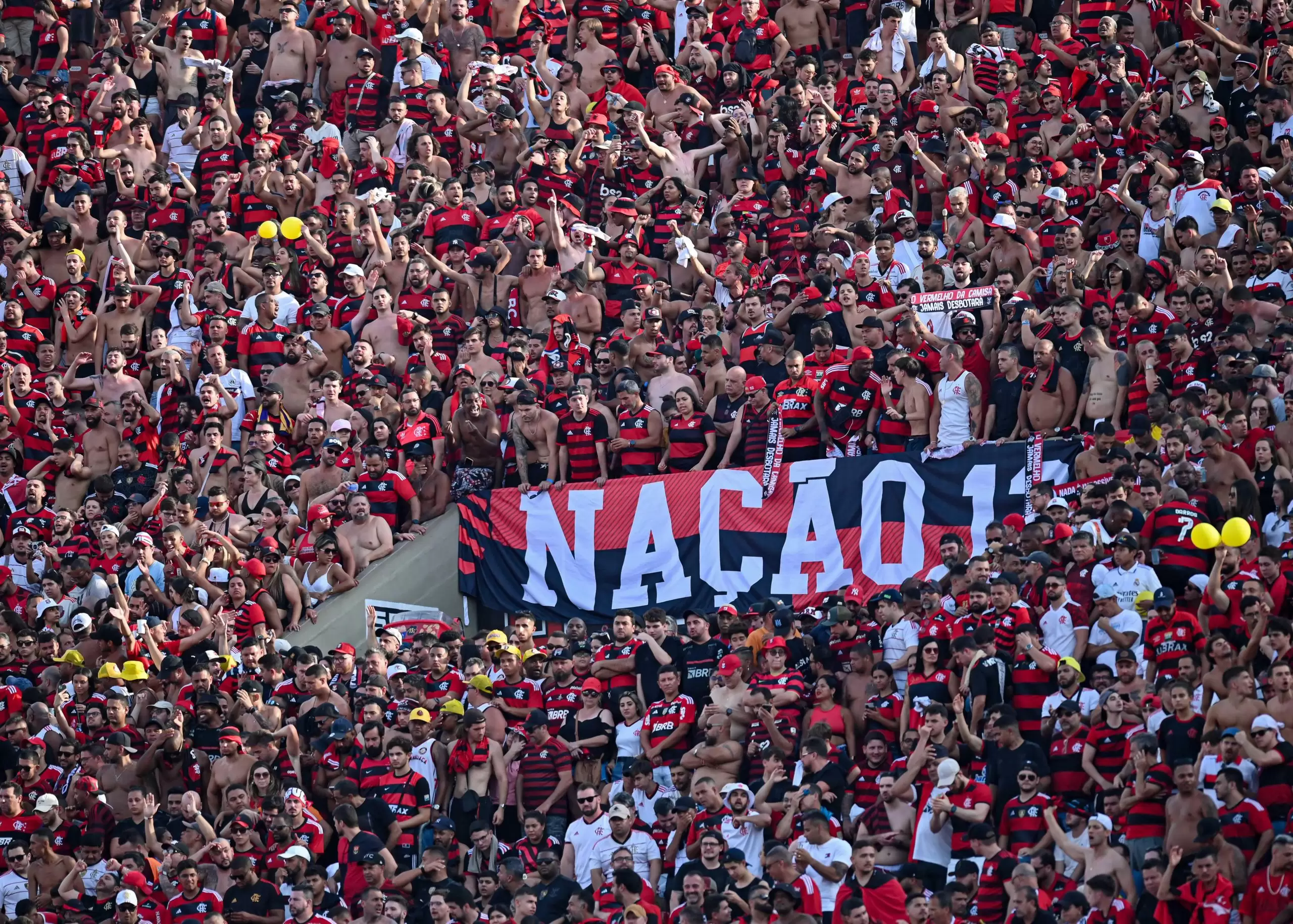 Roberto Baggio reencontra Zico no Maracanã e declara: “Tu que foste a minha inspiração”