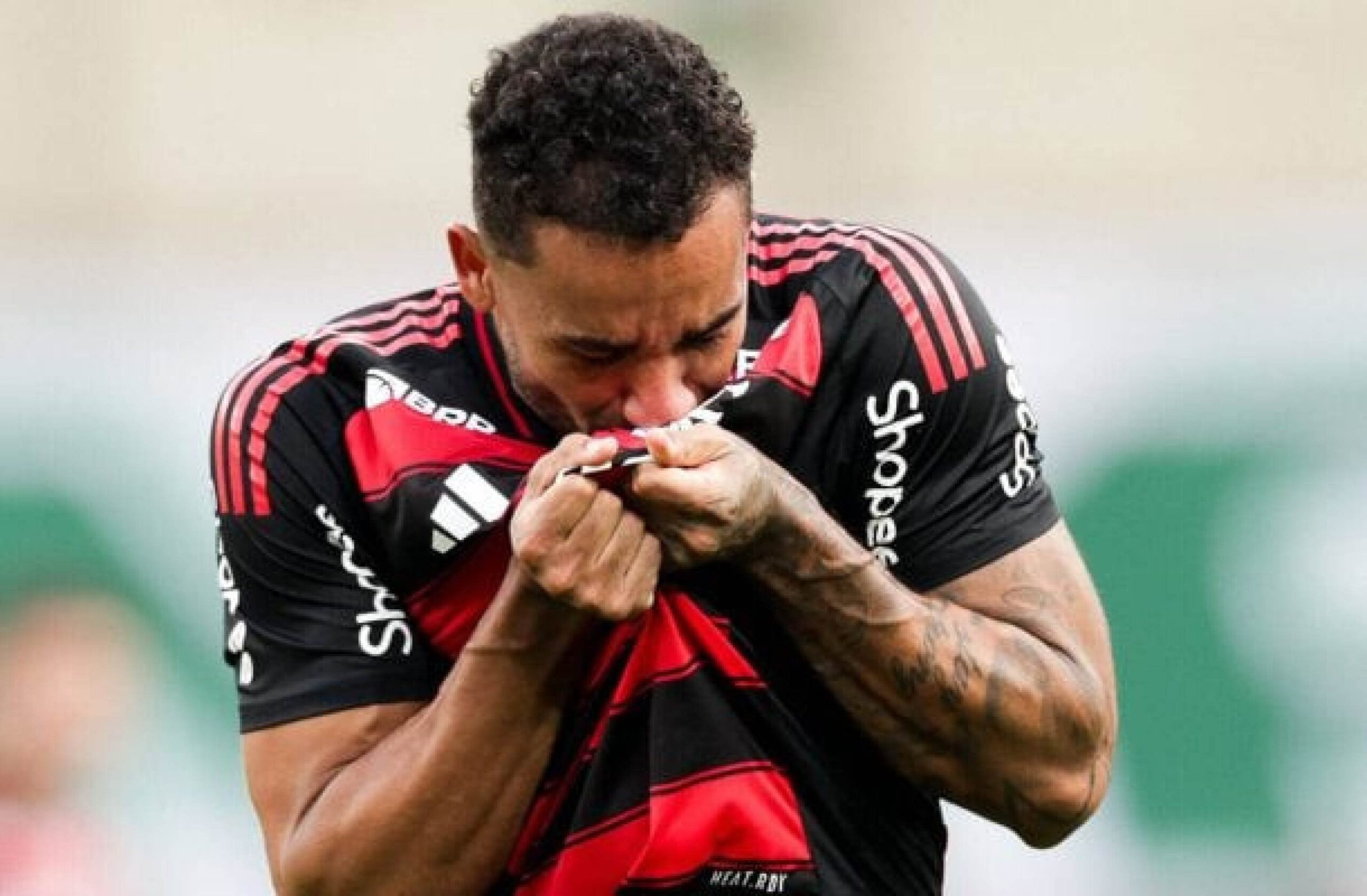 Danilo do Flamengo faz feito inédito e se firma como herói da Libertadores