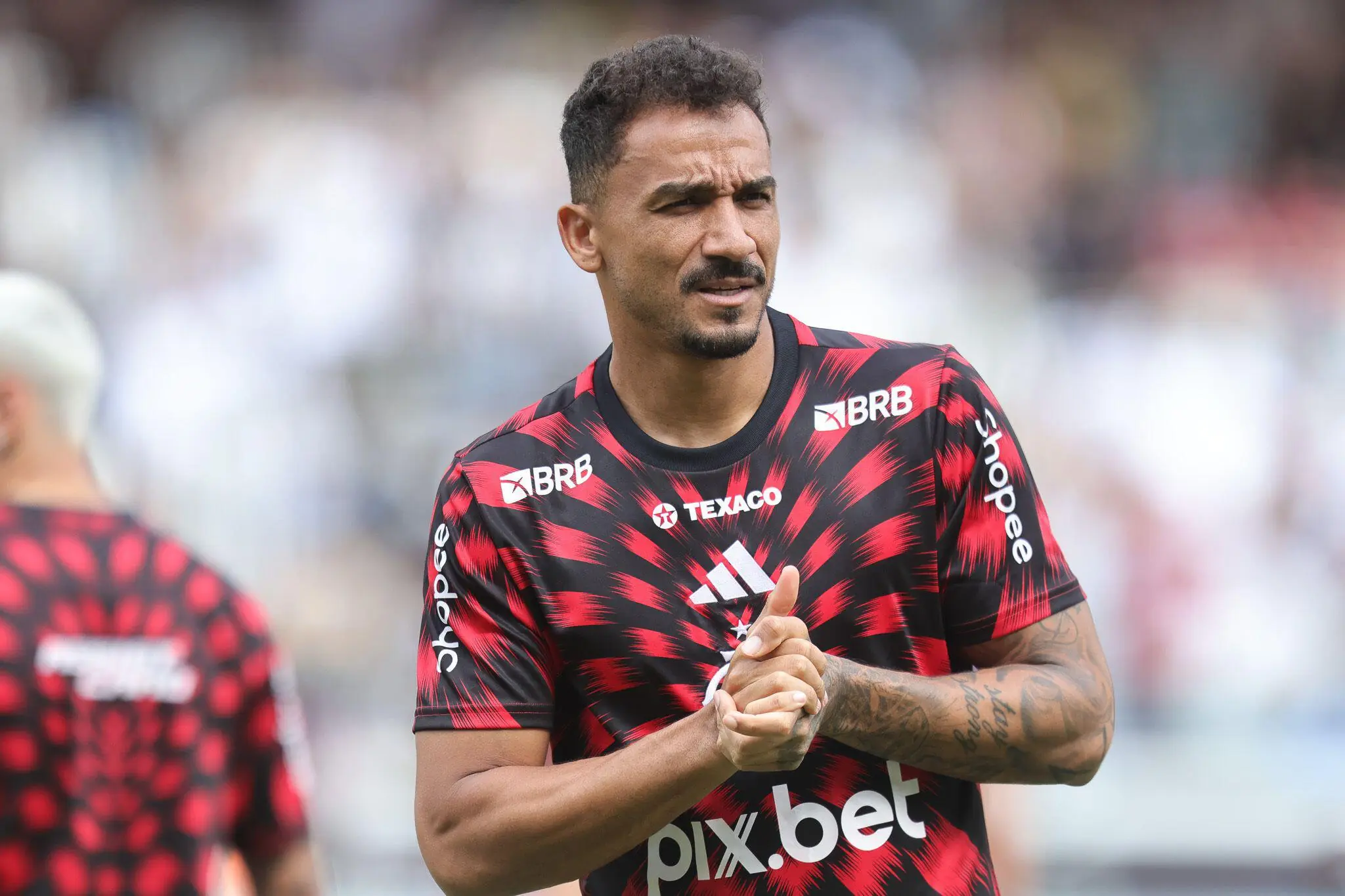 Danilo impõe fair play no Morumbi e recebe elogios do rival após vitória do Flamengo
