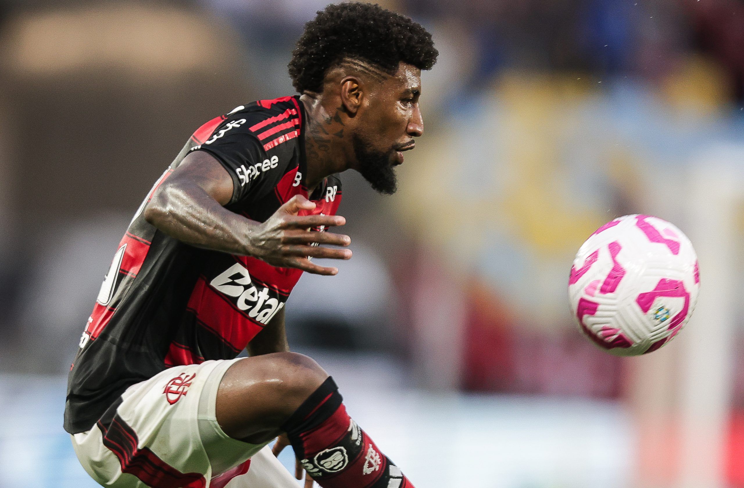 Filipe Luís aponta motivo para poucas oportunidades de Juninho e o caminho para a volta ao time