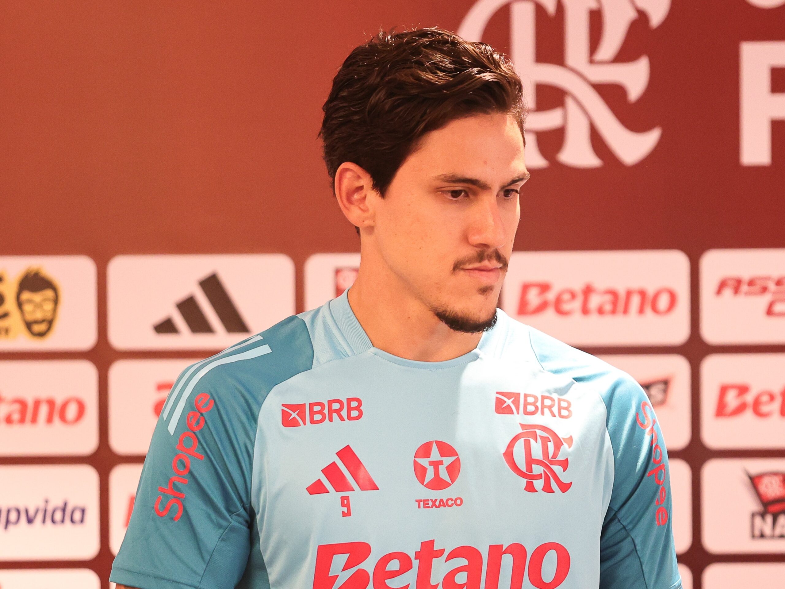 Filipe Luís mantém dúvida: Pedro vai jogar Palmeiras x Flamengo? Técnico condiciona decisão