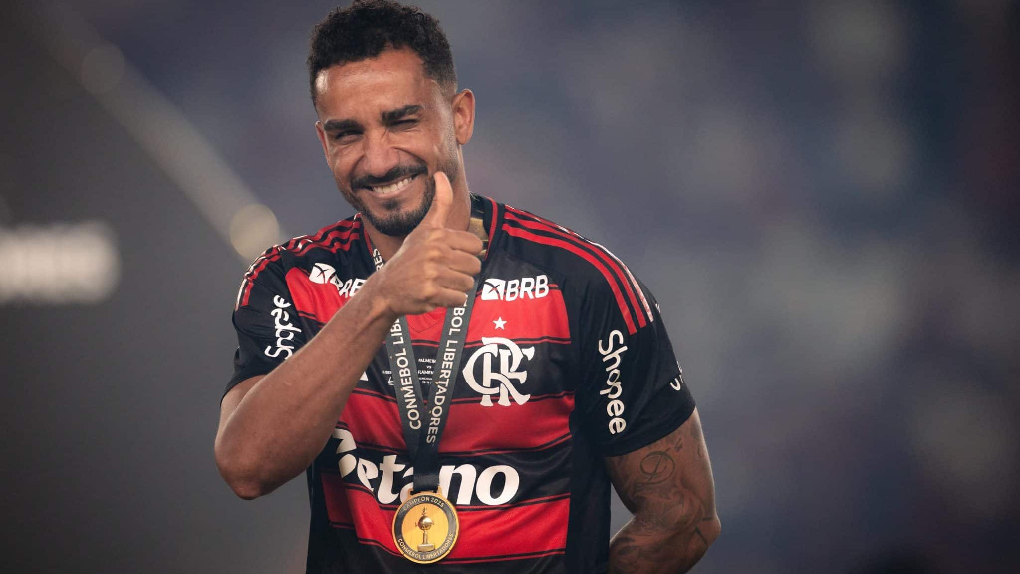 Flamengo tetracampeão: música de provocação do Palmeiras é aposentada e Danilo responde Luciano Huck