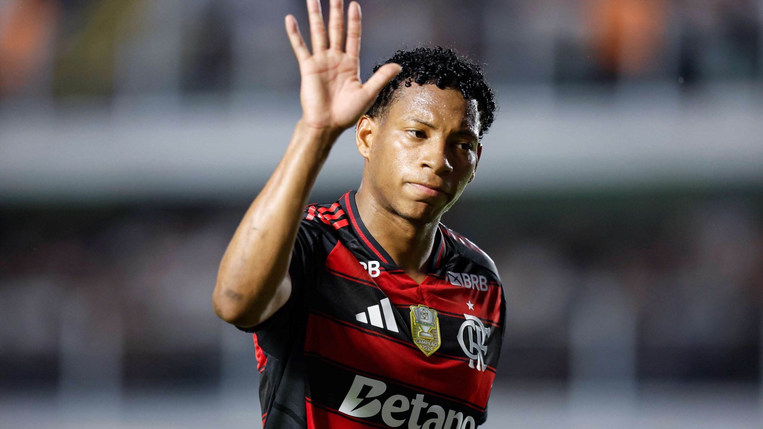 Gonzalo Plata pede desculpas à Nação e admite desgaste mental após expulsão pelo Flamengo