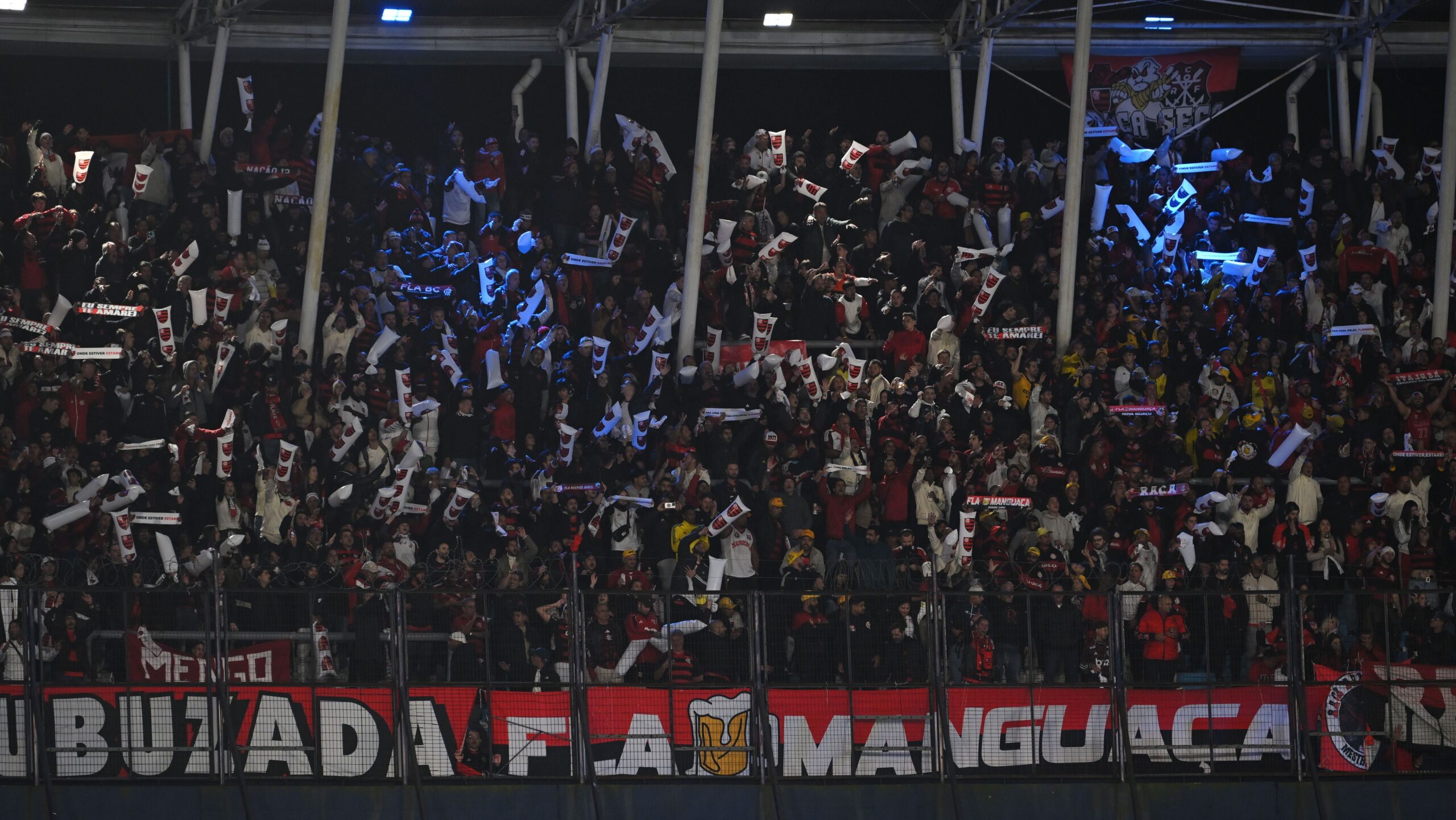 Ingressos Flamengo x Palmeiras disparam; setor rubro‑negro beira esgotamento em Lima