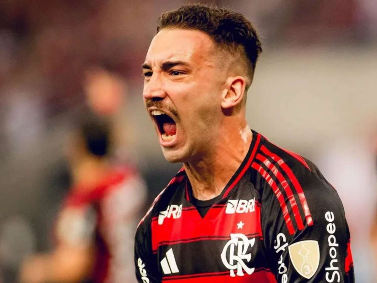 Léo Ortiz visita Museu do Flamengo, se emociona e acirra disputa por vaga na final