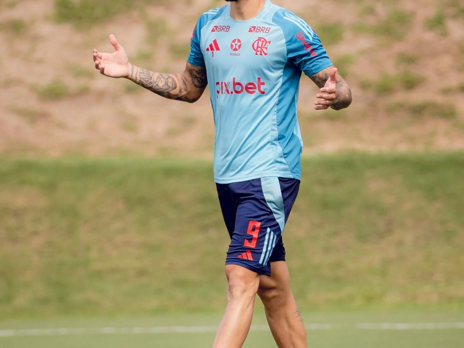 Léo Pereira aponta preferência entre Léo Ortiz e Danilo para a zaga do Flamengo na final