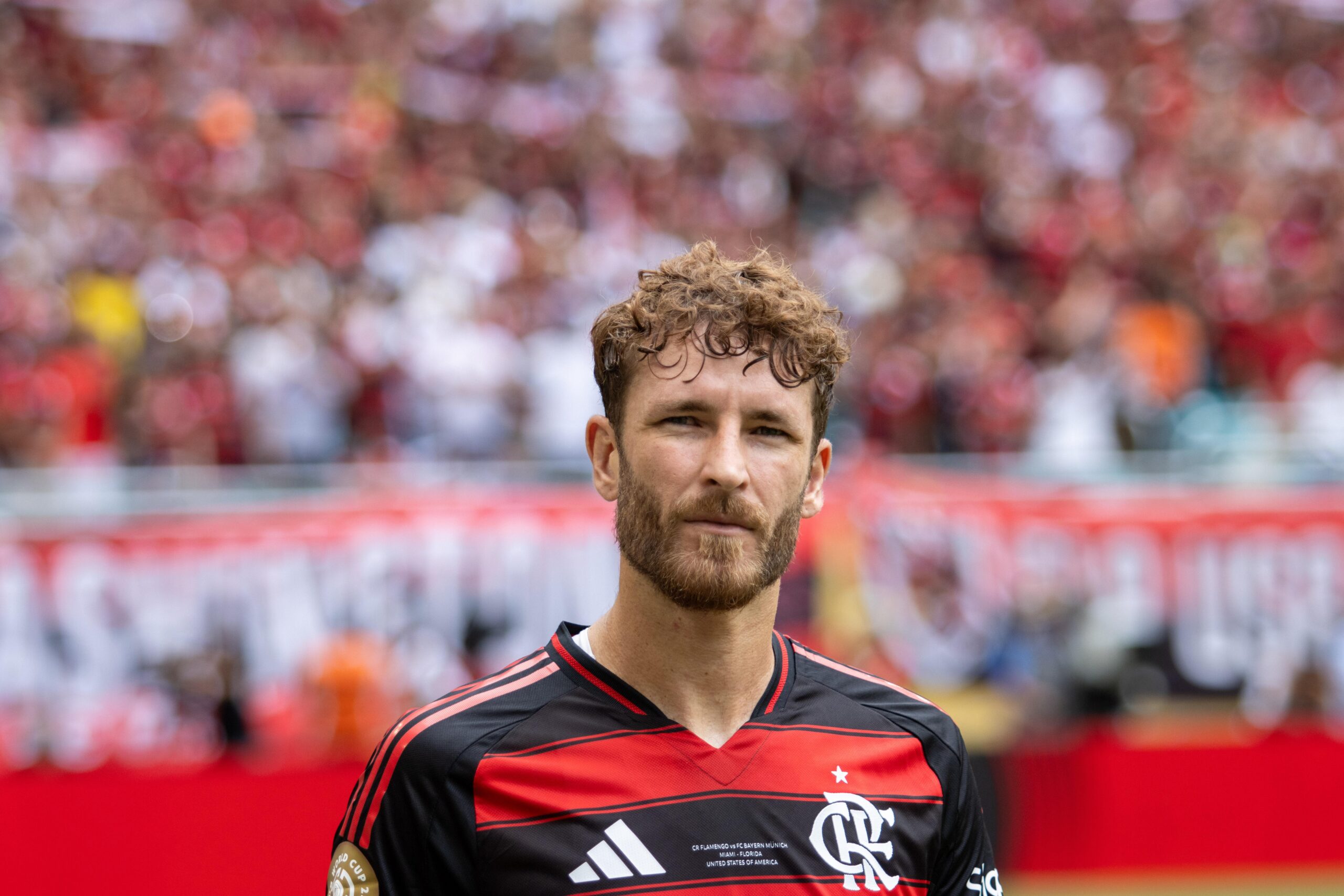 Léo Pereira assume liderança e corta polêmica com Vitor Roque: recado do Flamengo para a final da Libertadores