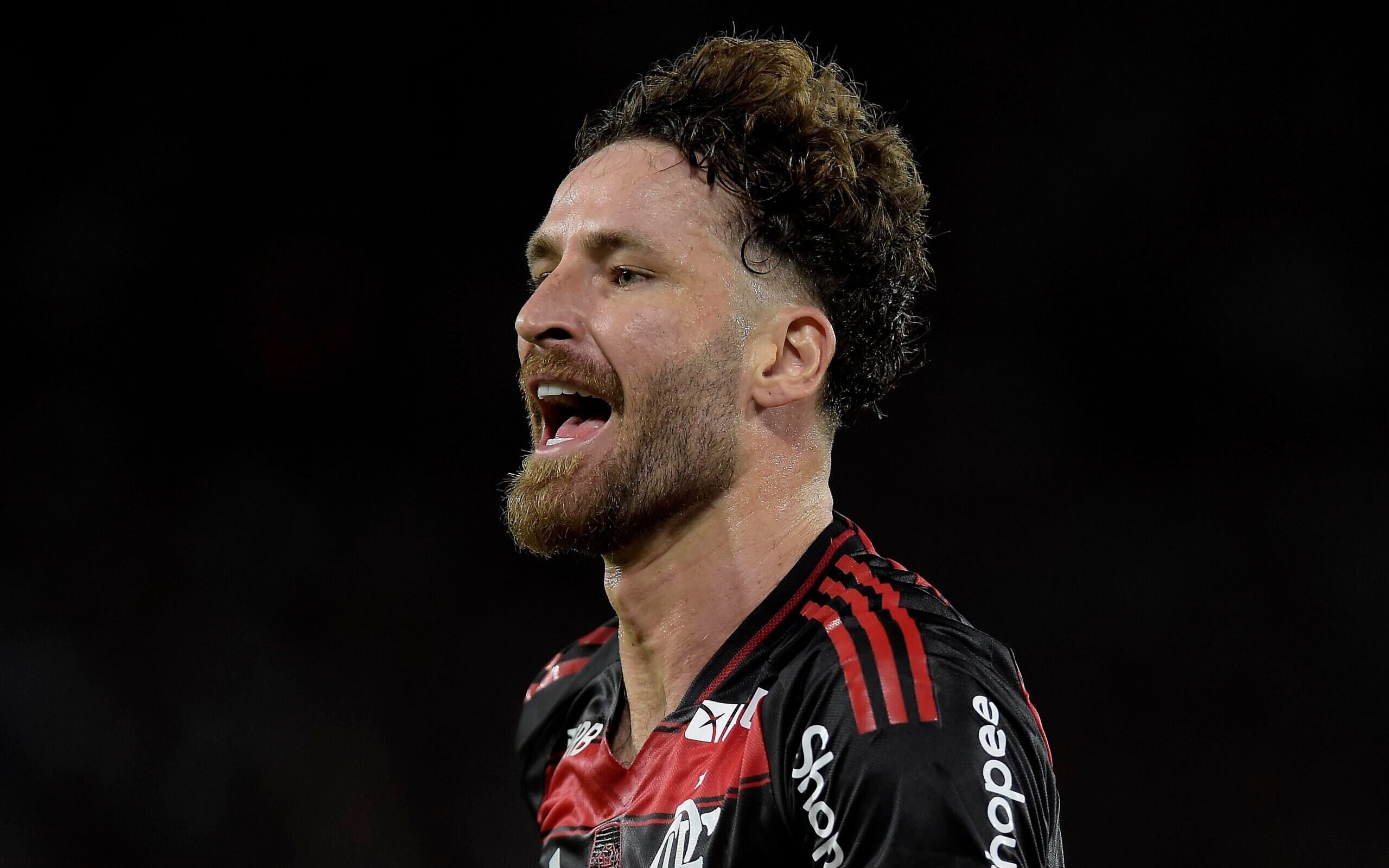 Léo Pereira se expõe: frustração por ausência na Seleção e cobrança após susto contra o Santos