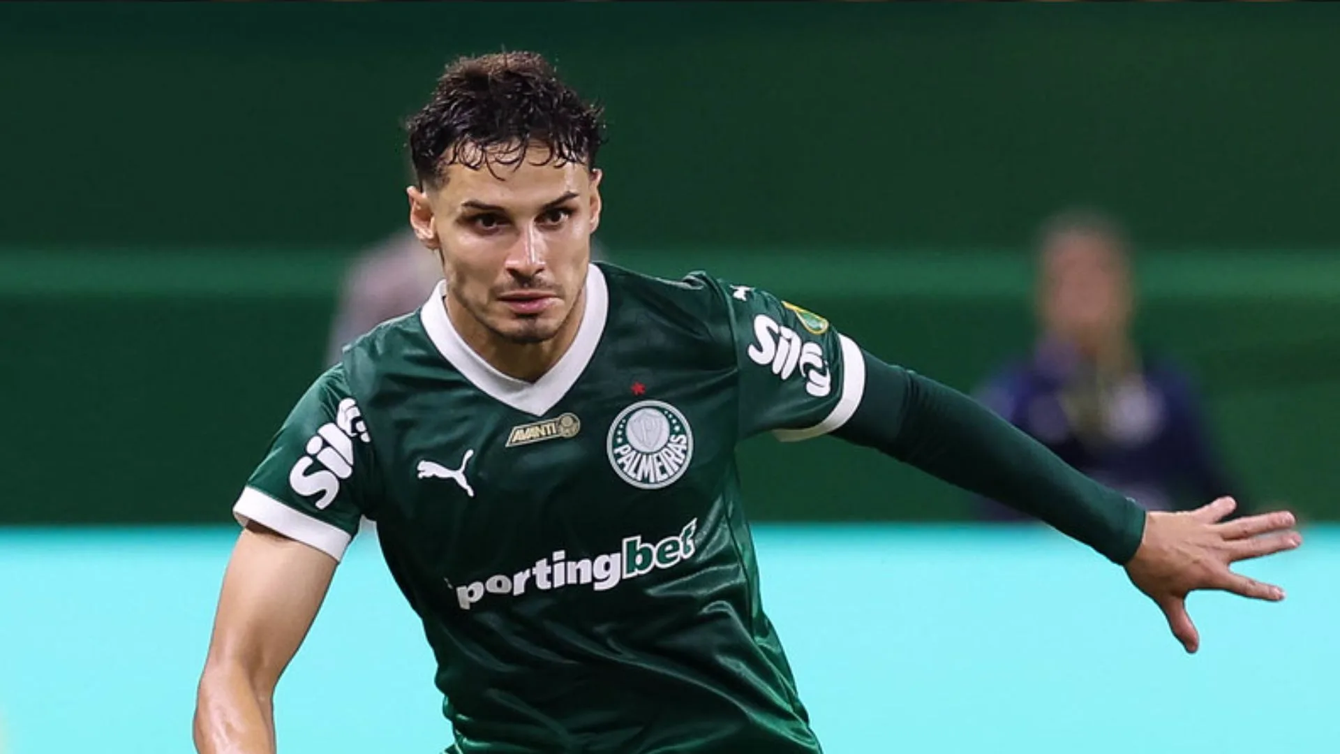 Raphael Veiga admite: "Flamengo é o grande rival do Palmeiras" e esquenta a rivalidade
