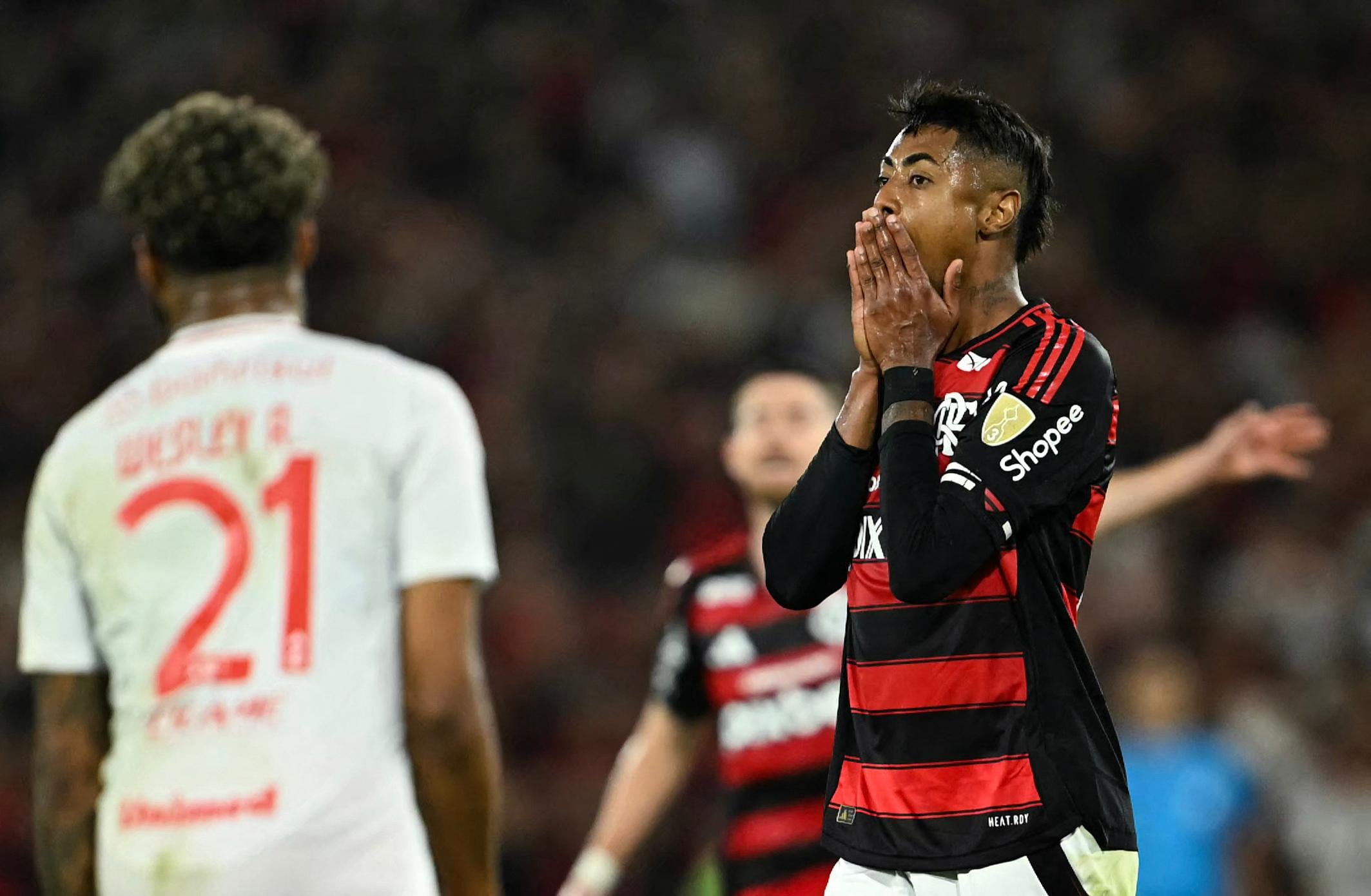 Recados de Paquetá, Ronaldinho, Zinho e José Aldo inflam a Nação antes do Flamengo na final da Libertadores