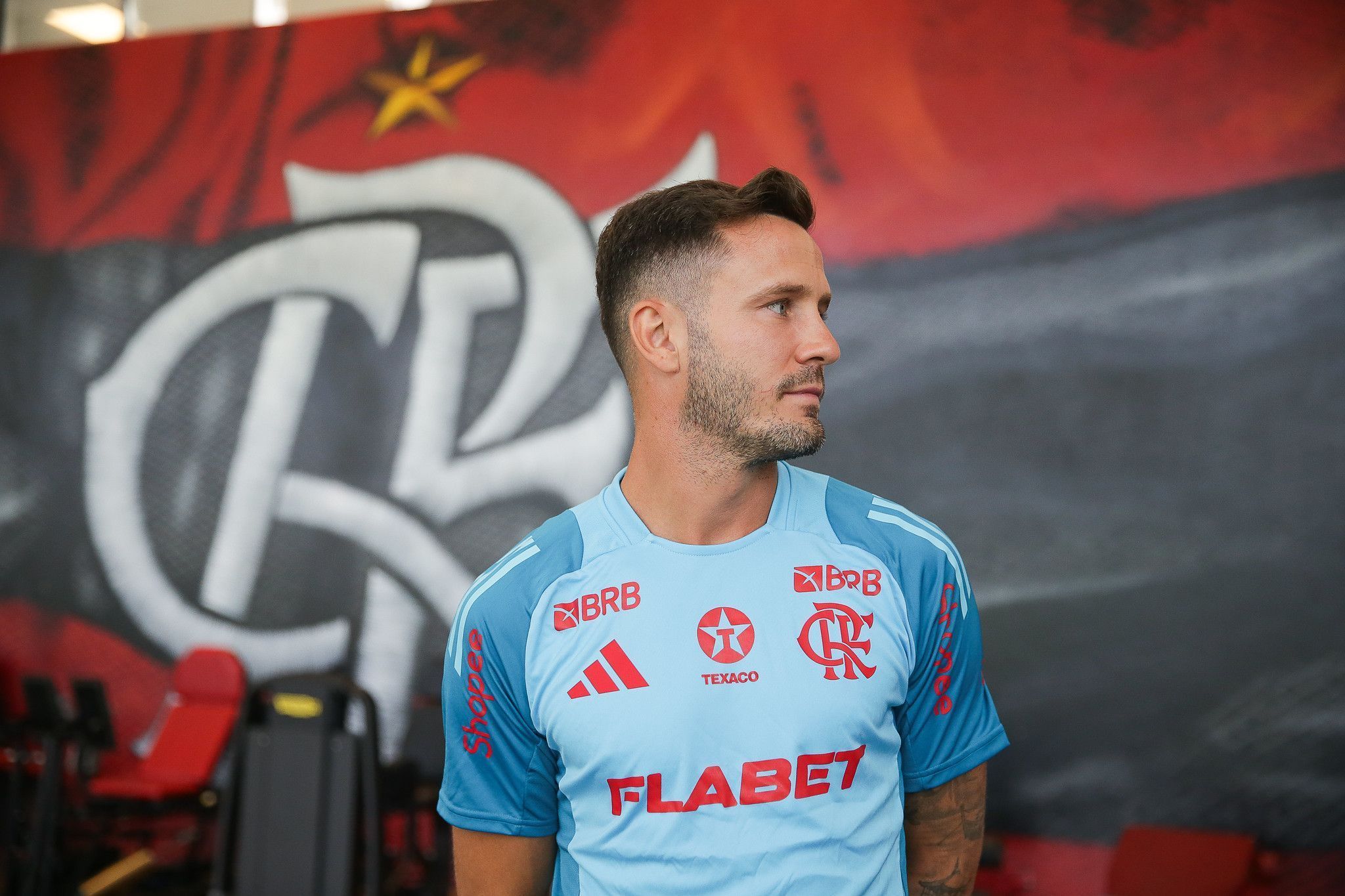 Saúl Ñíguez cresce no Flamengo e disputa vaga para a final da Libertadores