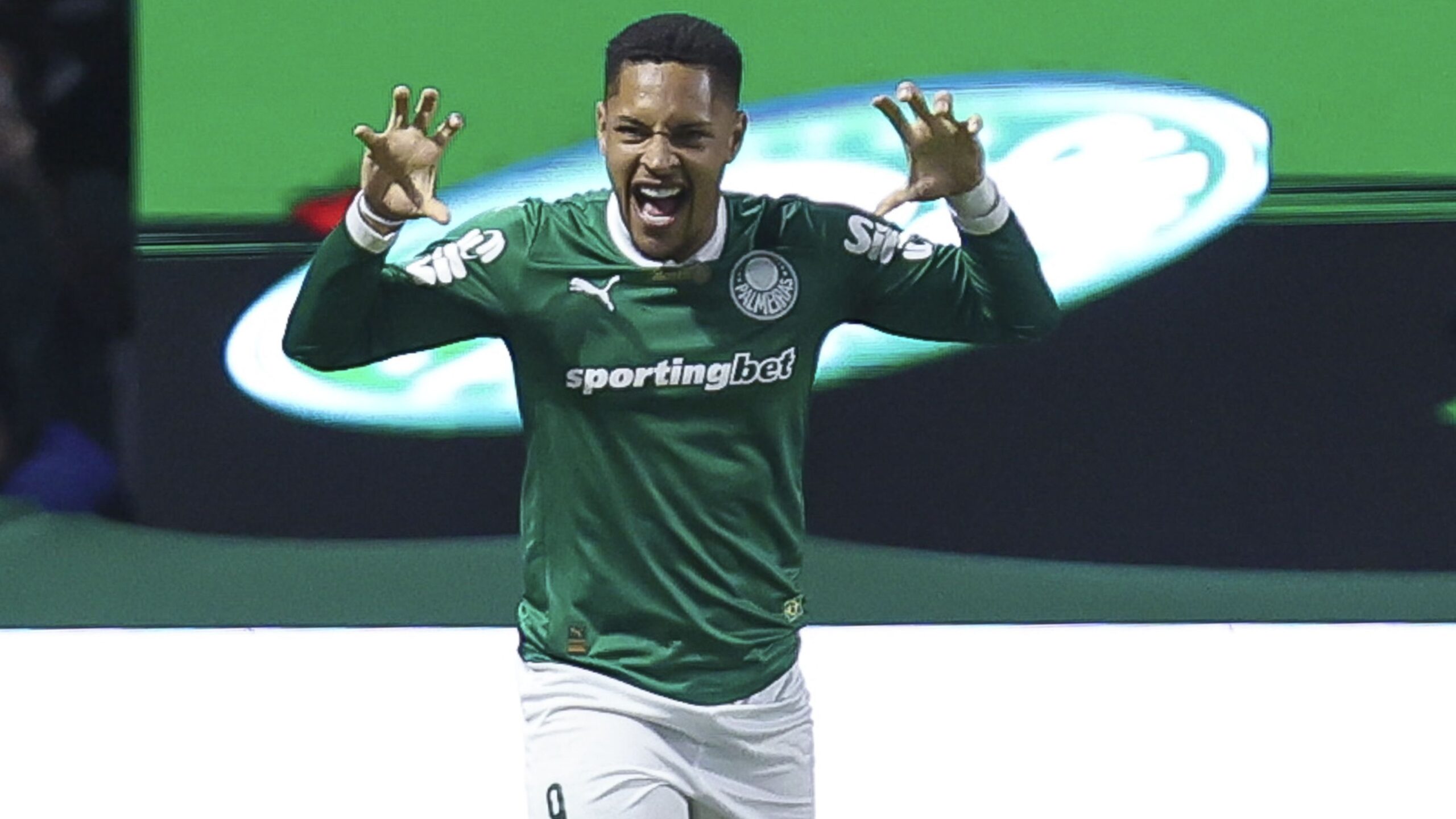 Vitor Roque encara o passado: Flamengo e Palmeiras decidem a Libertadores 2025 em Lima