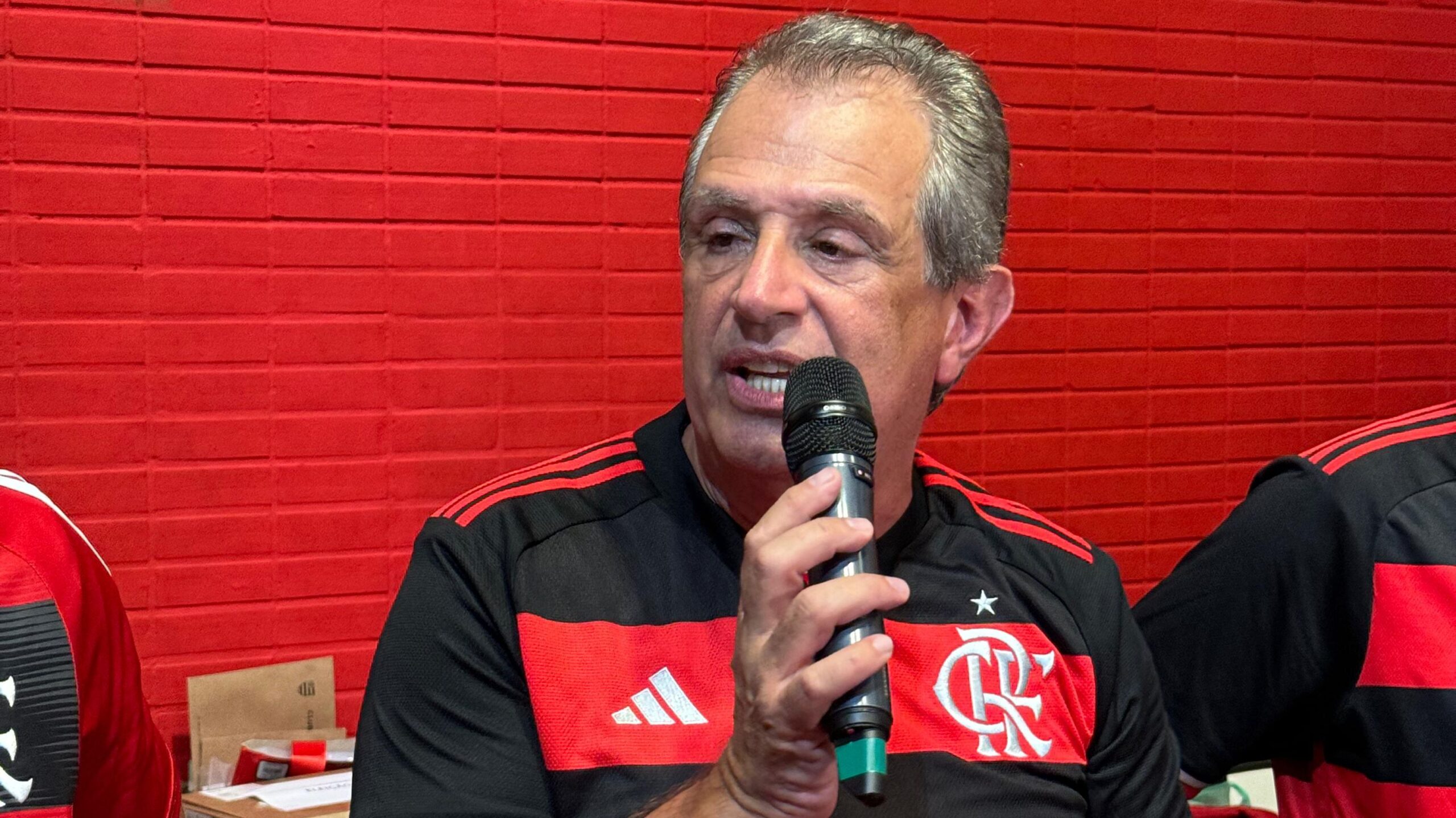 BAP puxa provocações na festa na Gávea após títulos e elenco já pensa no Mundial