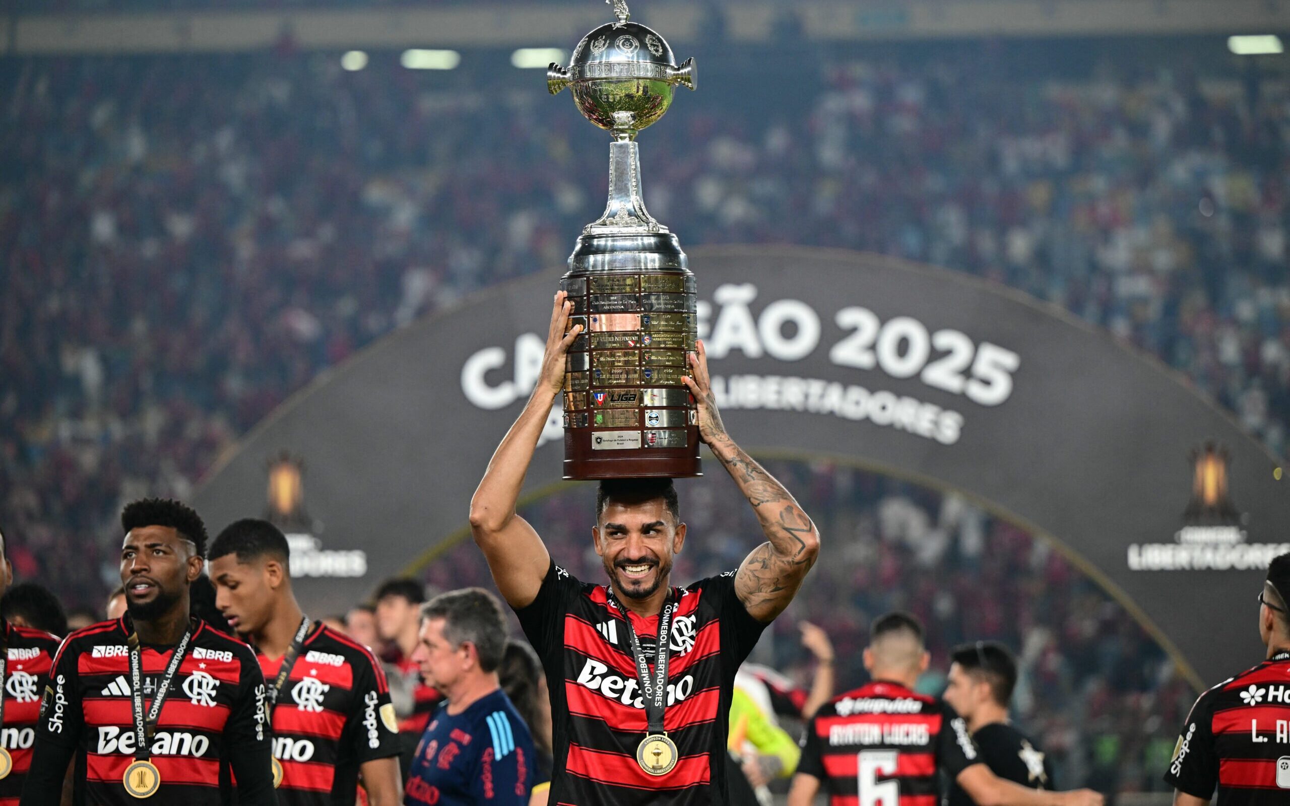 Bola parada do Flamengo em 2025: tatuagem do gol de Danilo e o impulso de Rodrigo Caio