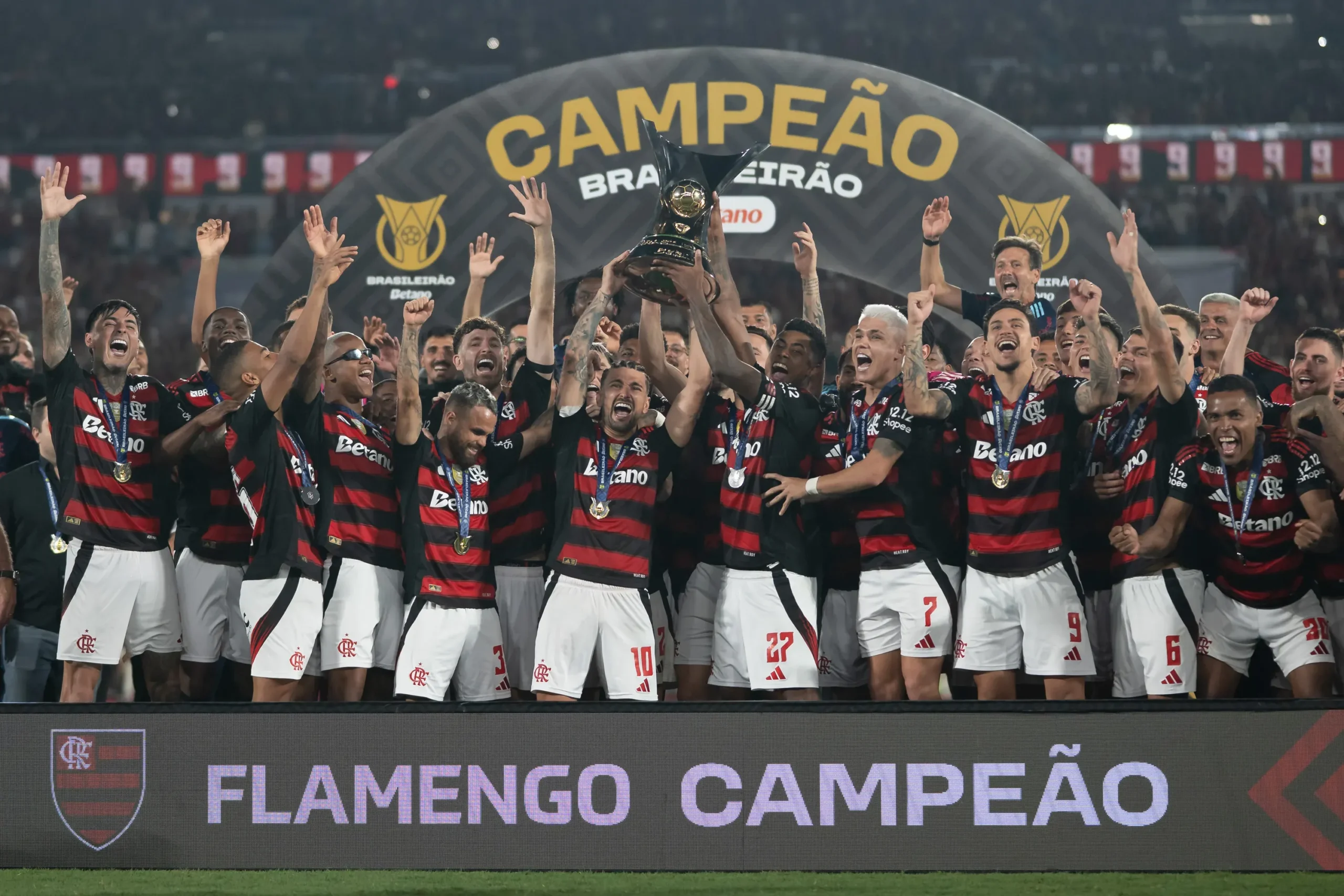 Fla Legends: turnê pela Bahia e Minas Gerais reúne ídolos do Flamengo e empolga a Nação