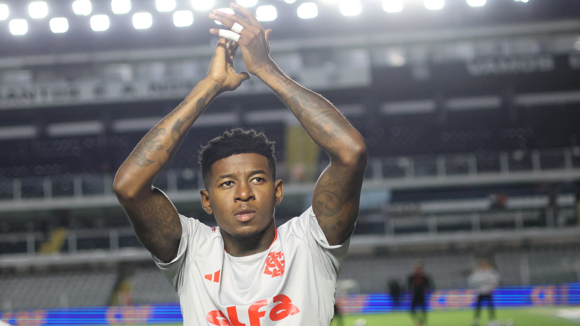 Flamengo formaliza oferta milionária por Vitão e propõe quitar parte da dívida de Thiago Maia