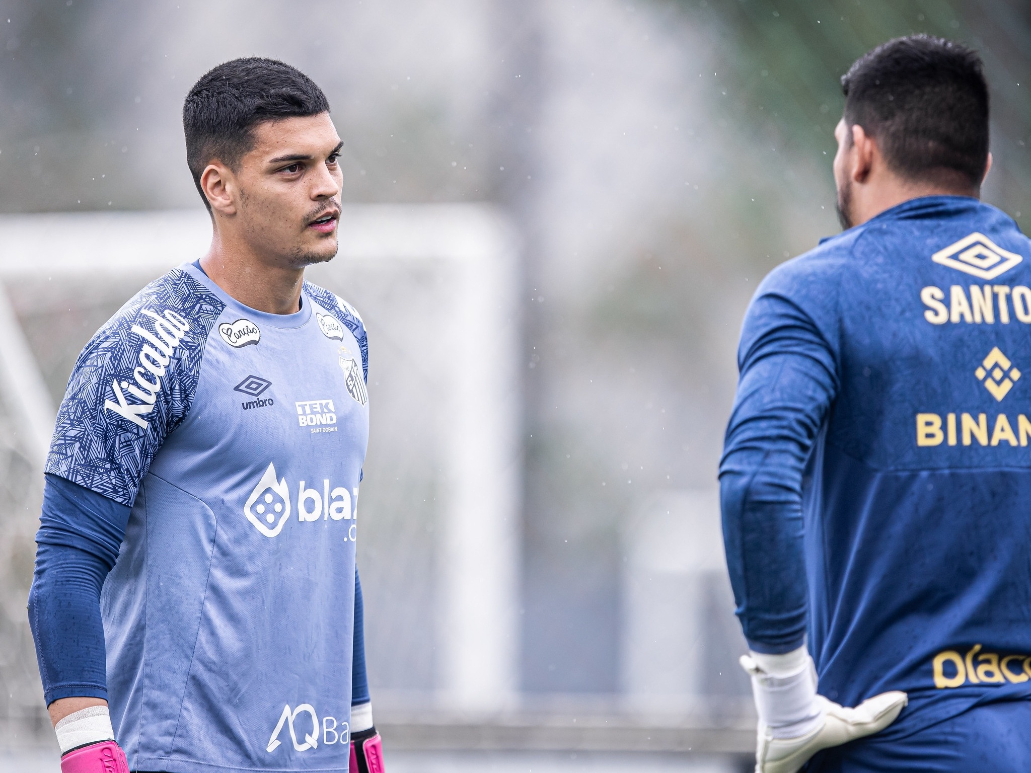 Gabriel Brazão mantém mistério sobre interesse do Flamengo e diz que deixa decisão ao Santos