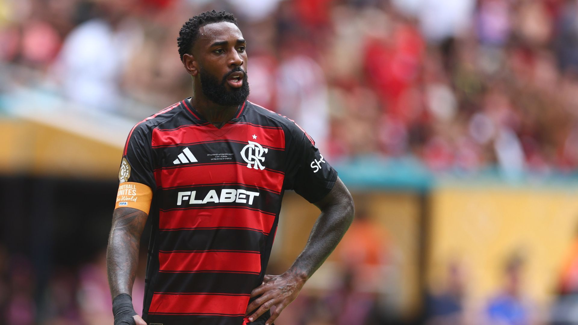 Gerson faz pedido ao elenco do Flamengo e reforça papel de liderança
