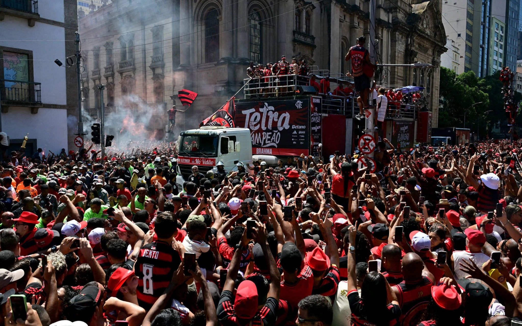 Mosaico 3D no Maracanã: festa da Nação impulsiona o Flamengo contra o Ceará