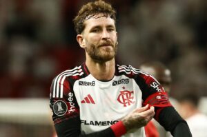 Léo Pereira relata confusão com ‘ciao’ de Ancelotti na chegada à Seleção