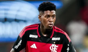 Vitão se coloca à disposição de Jardim e fala sobre pressão no Flamengo