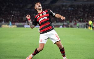 Arrascaeta chega a 104 gols e entra no top-20 histórico do Flamengo