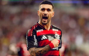 Flamengo vence Bahia por 2 a 0 e amplia tabu de 32 anos no Maracanã