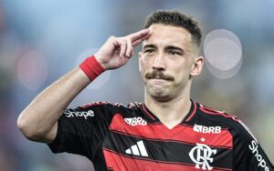 Léo Ortiz analisa momento conturbado e confiança no trabalho de Jardim
