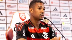 Samuel Lino custou R$ 203 milhões; Flamengo detalha balanço de 2025