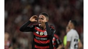 Derrota pesada no Maracanã: Palmeiras domina e Samuel Lino é destaque do Flamengo