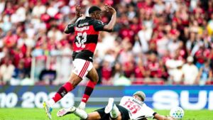 Paquetá treina e pode reforçar Flamengo na crise de desfalques para Athletico