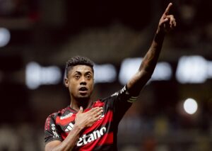com 4 gols, Bruno Henrique vira talismã do Flamengo na Libertadores
