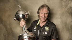 Jorge Jesus volta ao Brasil, reencontra Gabigol e reacende nostalgia rubro-negra