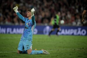 Leo Nannetti retorna aos treinos e volta ao sub-20 do Flamengo