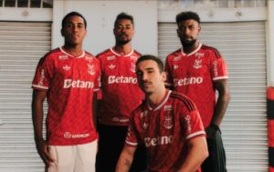 Fla lança terceiro uniforme retrô
