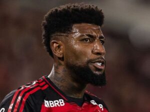 Emerson Royal minimiza críticas e se vê pronto para brilhar contra o Cruzeiro