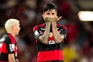 Erick Pulgar marca golaço e Flamengo assume melhor ataque do Brasileirão